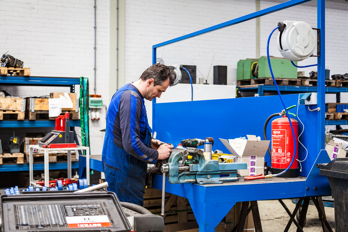 Afbeelding Schipper Technisch Serviceburo Van Merksteijn: samen staan we sterk
